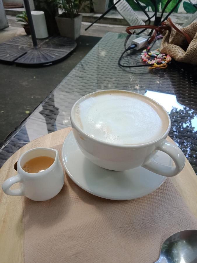 Jindabyne Cafe & Hostel Chiang Mai Zewnętrze zdjęcie